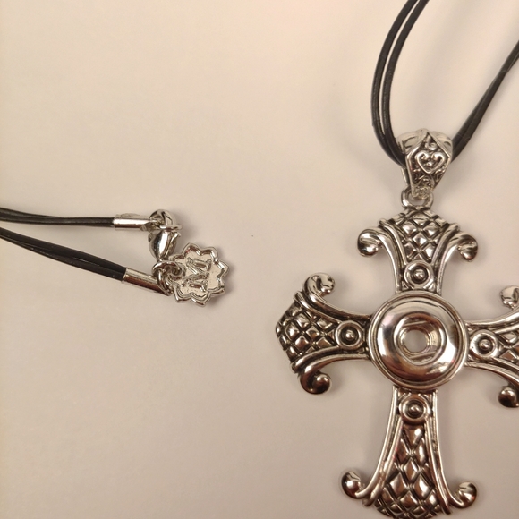 NWT Celtic Cross 12mm Mini Snap Charm Necklace - Picture 5 of 7